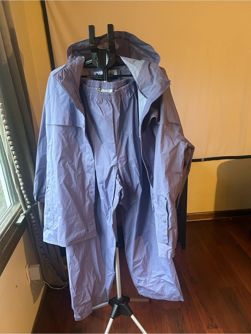 Columbia NWOT women’s rain suit set size XL light purple
